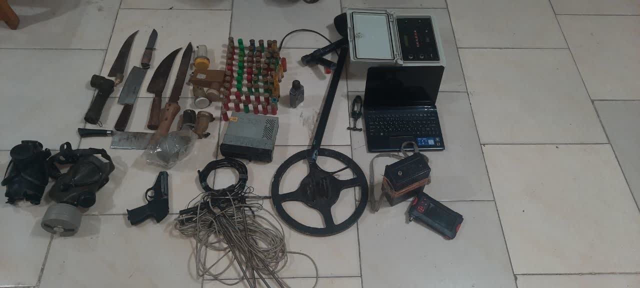 کشف و ظبط یک دستگاه فلزیاب و دستگیری دو نفر در لنگرود کشف و ظبط یک دستگاه فلزیاب و دستگیری دو نفر در لنگرود