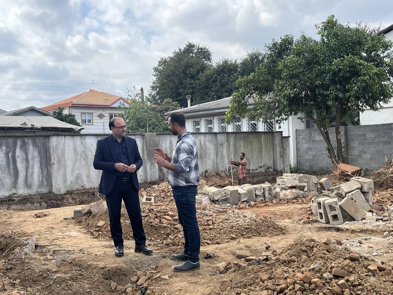 بازدید سرپرست ادارهکل میراثفرهنگی گیلان از پروژه مرمت و بازسازی اسلحه خانه میرزا کوچکخان جنگلی بازدید سرپرست ادارهکل میراثفرهنگی گیلان از پروژه مرمت و بازسازی اسلحه خانه میرزا کوچکخان جنگلی