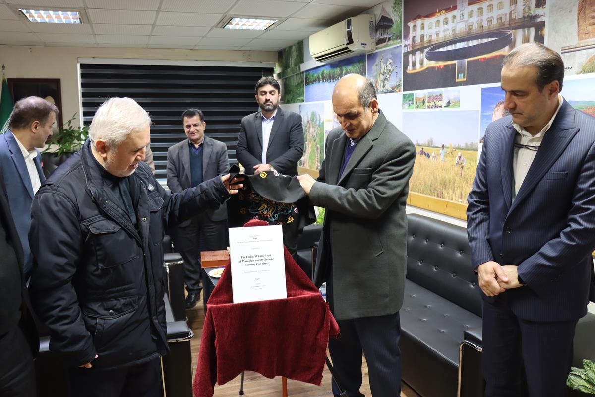 رونمایی از کتاب ثبت ملی ماسوله با حضور استاندار گیلان و قائممقام وزیر میراثفرهنگی رونمایی از کتاب ثبت ملی ماسوله با حضور استاندار گیلان و قائممقام وزیر میراثفرهنگی