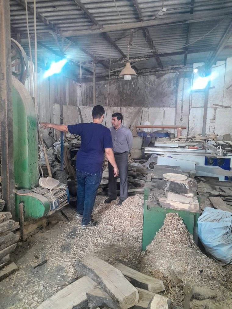 بازدید سرپرست معاونت صنایعدستی گیلان از کارگاه محصولات چوبی رشت/ تأکید بر تقویت زنجیره ارزش هنرهای بومی بازدید سرپرست معاونت صنایعدستی گیلان از کارگاه محصولات چوبی رشت/ تأکید بر تقویت زنجیره ارزش هنرهای بومی