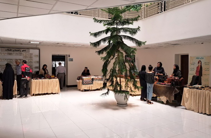 برگزاری نمایشگاه صنایع‌دستی در سازمان برنامه‌وبودجه قزوین
