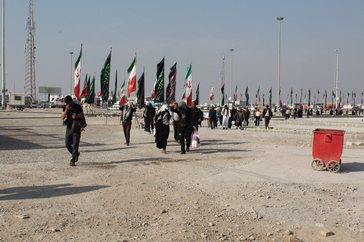 عزیمت بیش از 17 هزار زائر از مرز چذابه برای مراسم روز عرفه عزیمت بیش از 17 هزار زائر از مرز چذابه برای مراسم روز عرفه