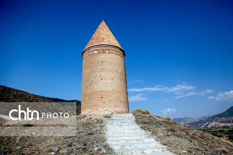 نماهنگی از میل رادکان