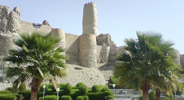 خبری خوب از مرمت قلعه منوجان/ صنایع مسئول به کمک بازسازی آثار تاریخی آمدند