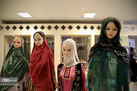 نمایشگاه "حریم مهر" در بازارچه دائمی صنایع‌دستی اهواز