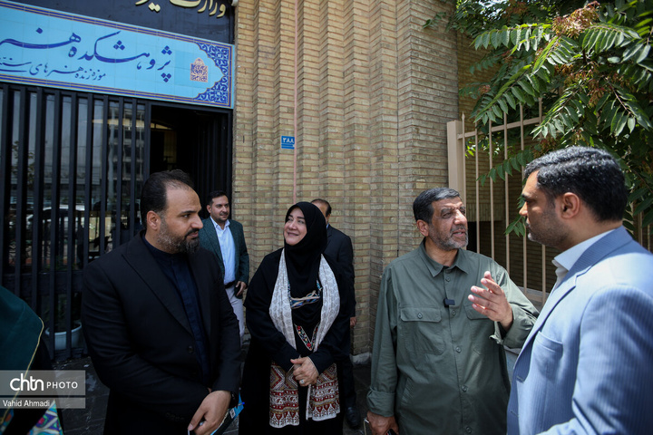 دستور وزیر میراثفرهنگی برای بازگشایی در اصلی پژوهشکده هنرهای سنتی دستور وزیر میراثفرهنگی برای بازگشایی در اصلی پژوهشکده هنرهای سنتی