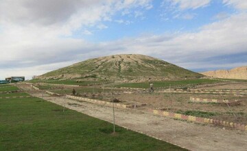 تپه باستانی چغابل رومشکان سامان‌دهی می‌شود