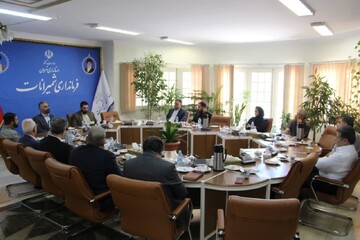نشست فرماندار شمیرانات با جمعی از هتل‌داران شهرستان