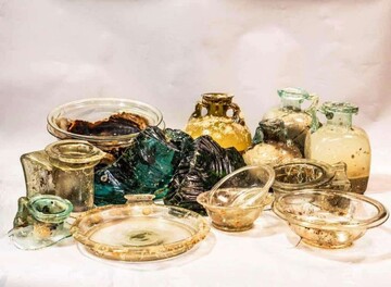 مجموعه‌ای از ظروف شیشه‌ای رومی در اعمال دریا کشف شد