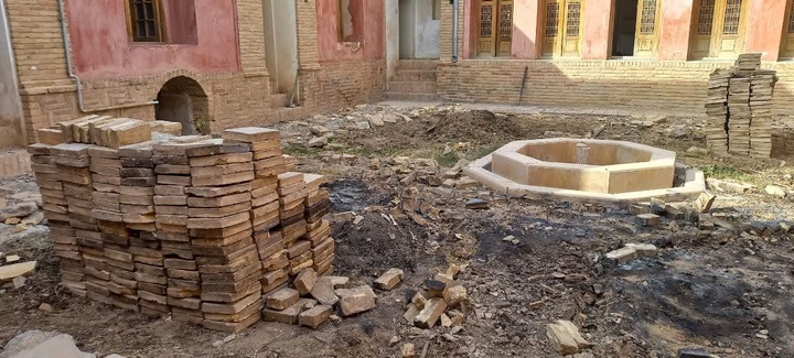 آغاز مرمت خانه تاریخی قریب در روستای گرکان آشتیان