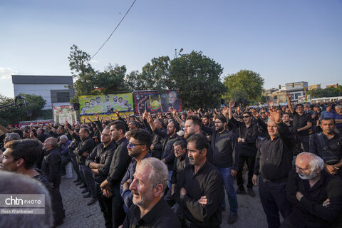 تجمع عزاداران حسینی در روز عاشورا در اردبیل