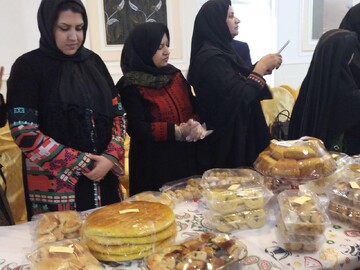 جشنواره غذاهای محلی و صنایع‌دستی در سراوان برگزار شد