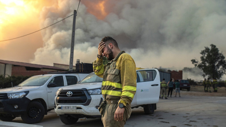 موج گرما و آتشسوزیهای جنگلی، درآمد گردشگری اروپای جنوبی را در معرض خطر قرار میدهد موج گرما و آتشسوزیهای جنگلی، درآمد گردشگری اروپای جنوبی را در معرض خطر قرار میدهد