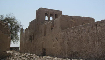 مرمت قلعه داراب خان دشتی