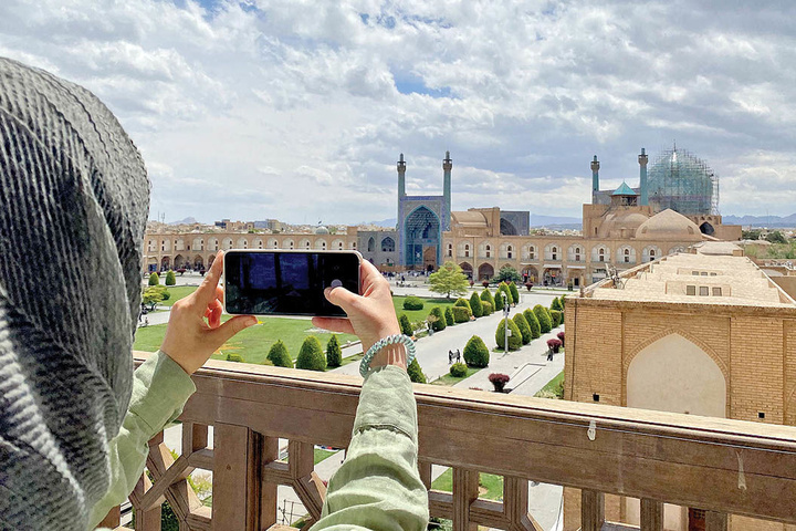 خدماترسانی به بیش از 10هزار نفر گردشگر داخلی و خارجی در تعطیلات گذشته خدماترسانی به بیش از 10هزار نفر گردشگر داخلی و خارجی در تعطیلات گذشته
