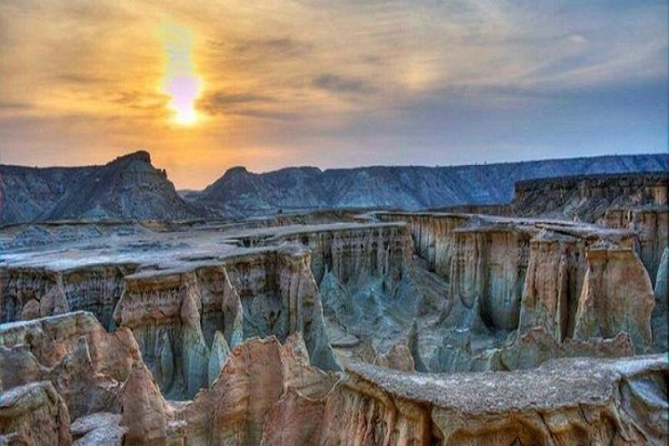 دره ستارگان قشم؛ پدیده کمنظیر زمینشناسی/ از افسانههای جن و پری تا تمیزترین روستای ایران