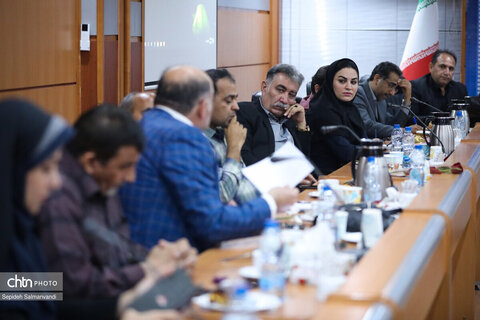 نشست مدیرکل میراث‌فرهنگی، گردشگری و صنایع‌دستی خوزستان با تشکل‌های مردم‌نهاد این سه حوزه