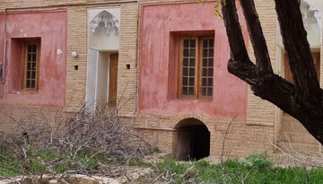 منزل تاریخی قریب استان مرکزی مرمت اضطراری می‌شود