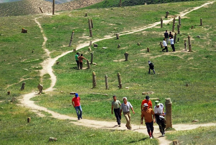 گورستانی تاریخی و مرموز بر فراز تپه ماهورهای شرق استان گلستان