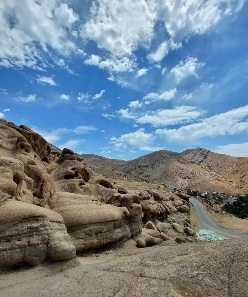 «وردیج»؛ قلمرو آدمکهای سنگی در بیخ گوش تهران/ روستایی اسرارآمیز و دیدنی