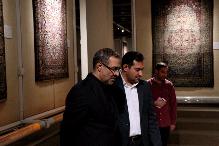 بازدید شهردار منطقه ۶ تهران از موزه فرش ایران