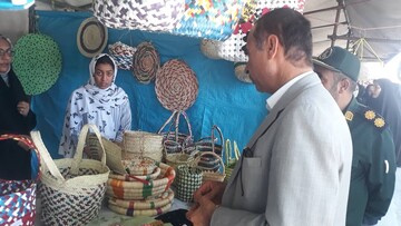 نمایشگاه صنایع‌دستی در حاجی آباد برگزار شد