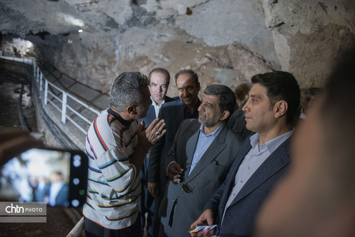 بازدید مهندس ضرغامی از غار قوری قلعه کرمانشاه