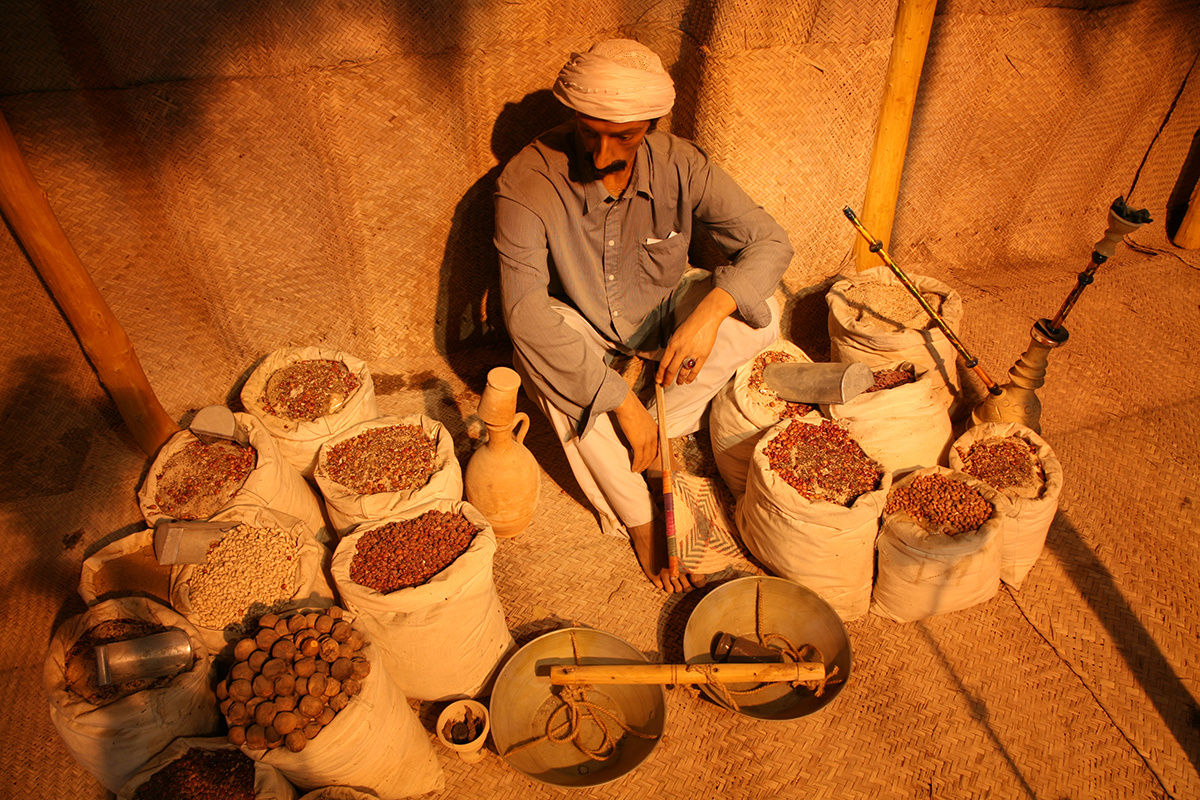 مروری بر فرهنگ و تمدن مردم جنوب کشور در بزرگترین موزه مردمشناسی بندرعباس/ سلفی با تاریخ خلیجفارس
