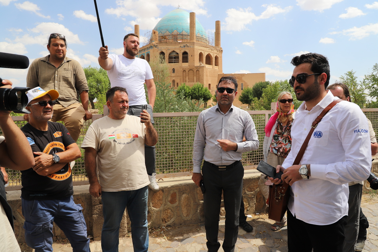 شرکت‌کنندگان رالی بین‌المللی جاده ابریشم ۲۰۲۳ از گنبد سلطانیه بازدید کردند