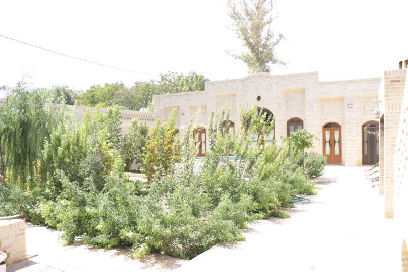 بهرهبرداری از یک اقامتگاه بومگردی در شهر مهریز