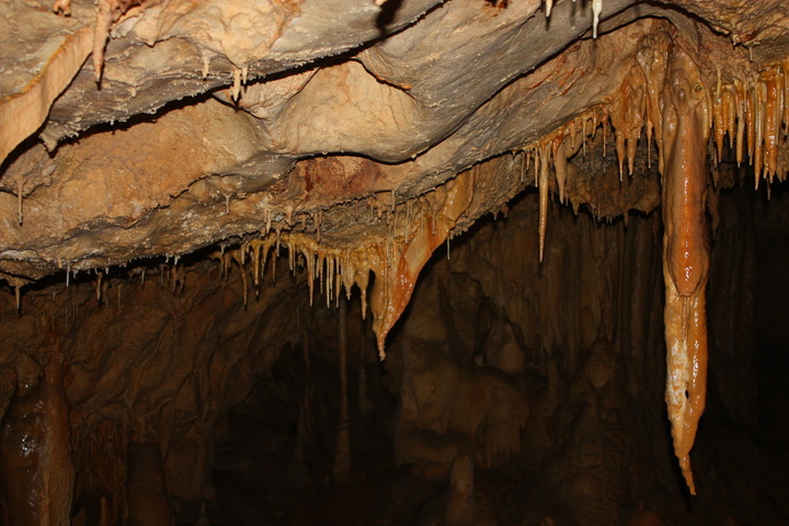 غار قلعه کرد