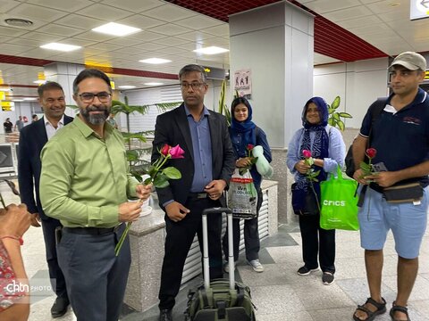 استقبال از گردشگران رویداد گردشگری احمدآباد تا لندن در بندرعباس
