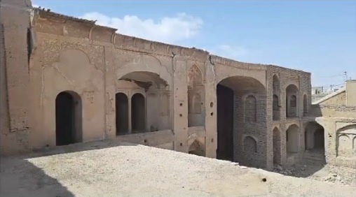 خانه حاج خان ابرکوه