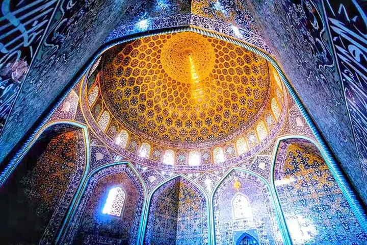مسجد شیخ لطفالله میزبان هنرمندان سوگواره رضوی مسجد شیخ لطفالله میزبان هنرمندان سوگواره رضوی