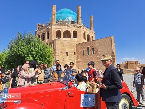 تور گروه خودرویی هندوستان با نام لال پری از پایگاه میراث جهانی گنبد سلطانیه  و مجتمع گردشگری پاسارگاد ابهر بازدید کردند.