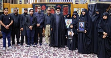 رئیس‌جمهوری با خانواده شهدای امنیت در مشهد دیدار کرد