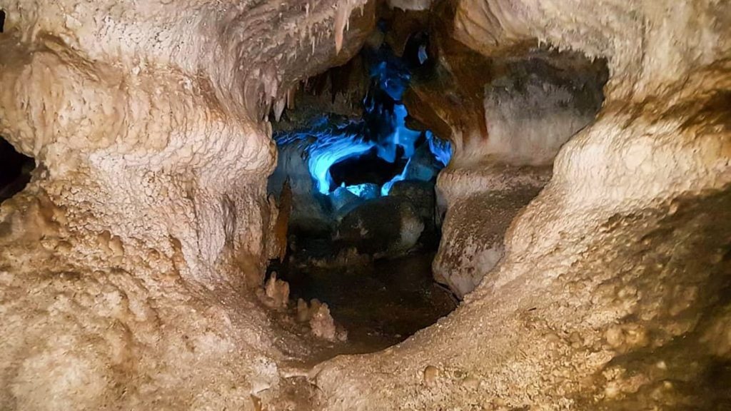 تلفیق سنگ و قندیل در کَتَله خور زنجان، زیباترین غار جهان
