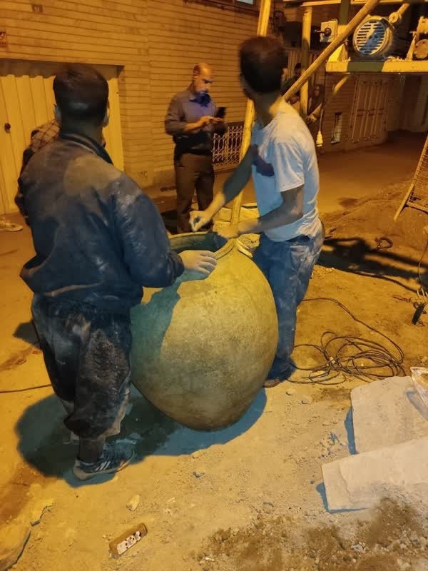 کشف یک خمره تاریخی در زنجان طی حفاری اداره آب