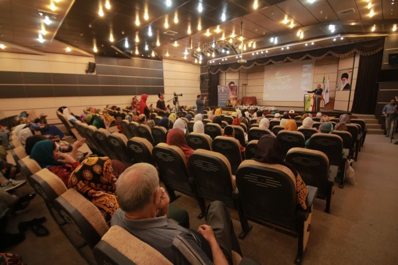 نخستین همایش علمی سوزن‌دوزی ترکمن در گلستان پایان یافت