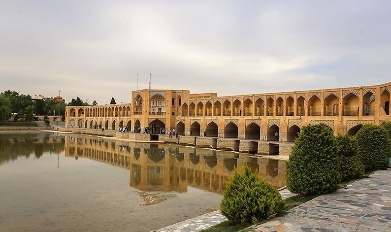 سیاست توسعه متوازن گردشگری در اصفهان اجرا می‌شود