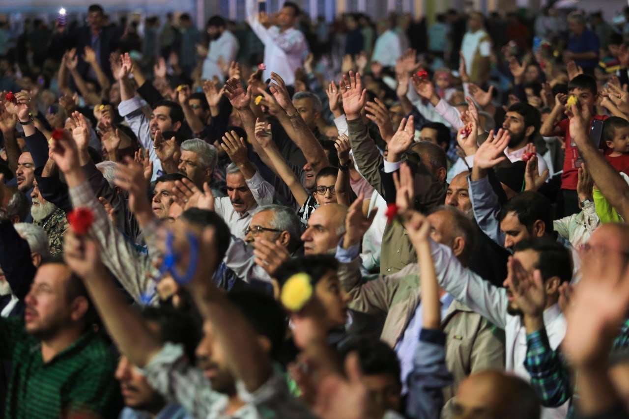 گلریزان «همدلی برای ظهور» در مسجد جمکران برگزار شد/ همراهی میلیاردی مردم با  پویش «هواتو دارم»