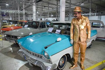 آغاز به‌کار دومین نمایشگاه خودروهای کلاسیک در سنندج