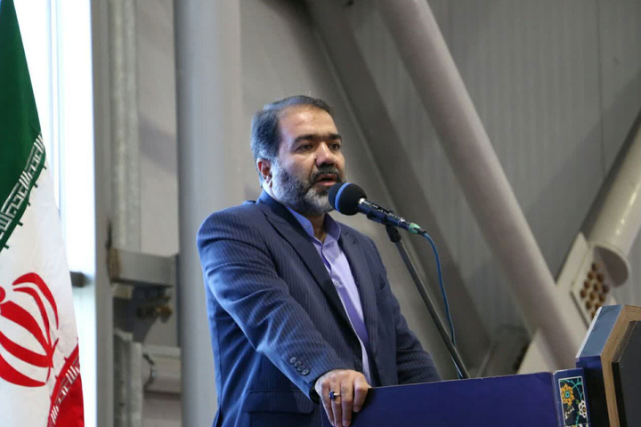 اصفهان بستر مناسبی برای توسعه صنعت گردشگری است اصفهان بستر مناسبی برای توسعه صنعت گردشگری است