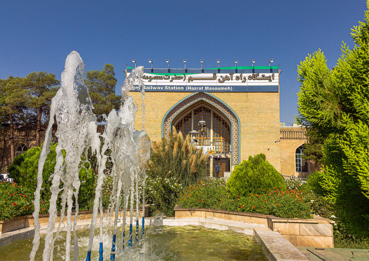 یک و نیم میلیون مسافر در شش ماهه اول سال از طریق ناوگان ریلی قم سفر کردند یک و نیم میلیون مسافر در شش ماهه اول سال از طریق ناوگان ریلی قم سفر کردند