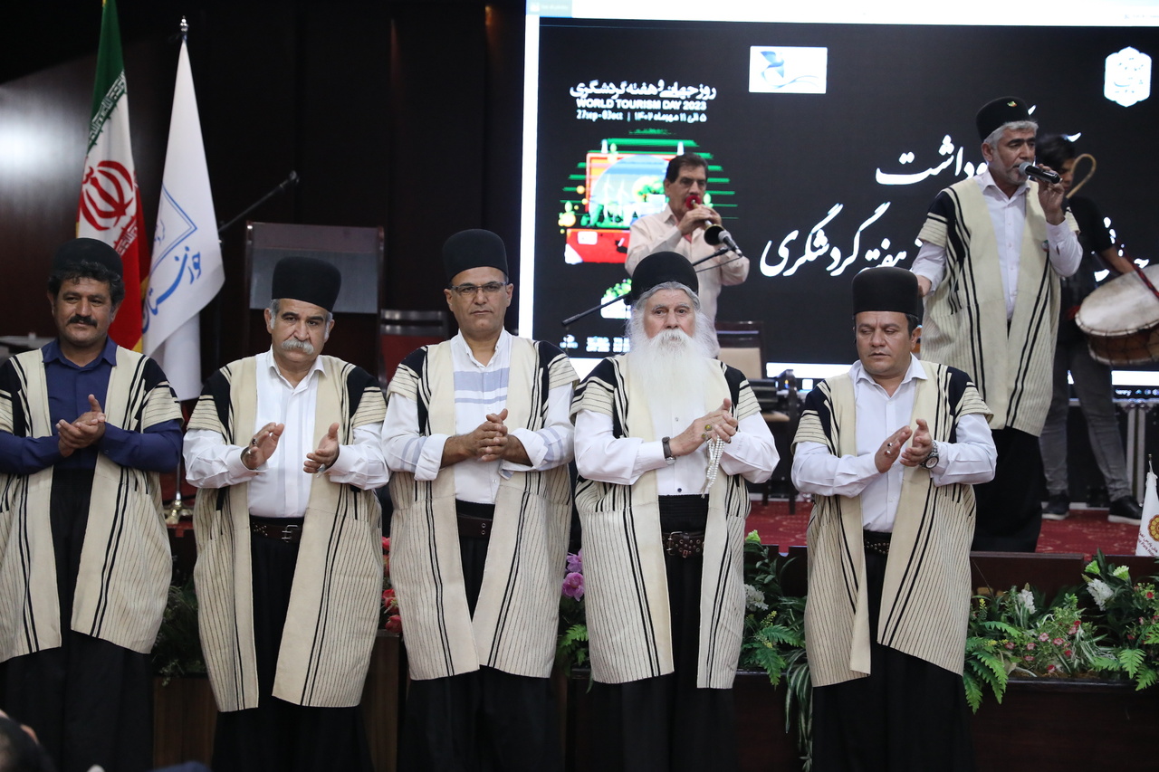 آیین نکوداشت روز جهانی جهانگردی و آغاز هفته گردشگری در اهواز برگزار شد