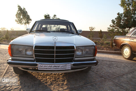 نمایشگاه خودروهای تاریغی باغ فتح آباد