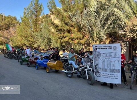 برگزاری همایش دوچرخه‌سواری در اردکان به مناسبت هفته گردشگری