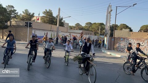 برگزاری همایش دوچرخه‌سواری در اردکان به مناسبت هفته گردشگری