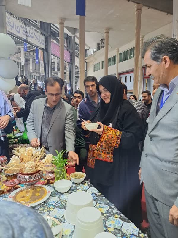 زنجانی‌ها باز هم در برگزاری جشنواره آش و نمایشگاه صنایع‌دستی حماسه آفریدند
