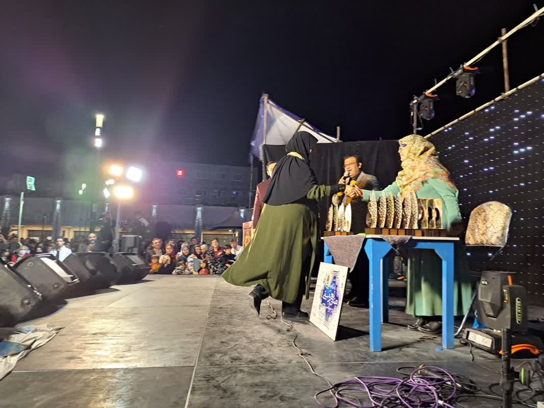 زنجان شهری است که از فلز بیجان و بیروح هنر میآفریند